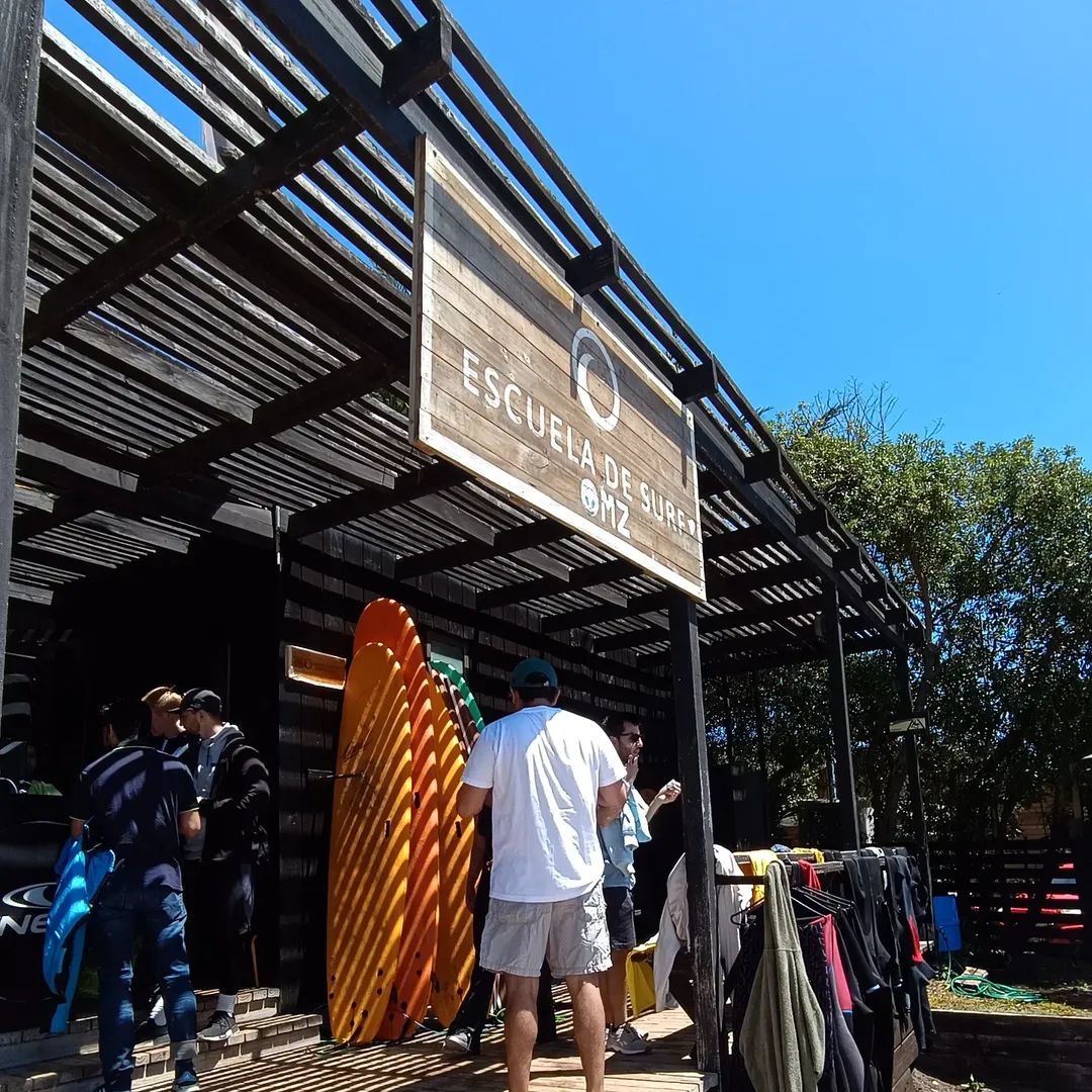 Escuela de surf de Matanzas
