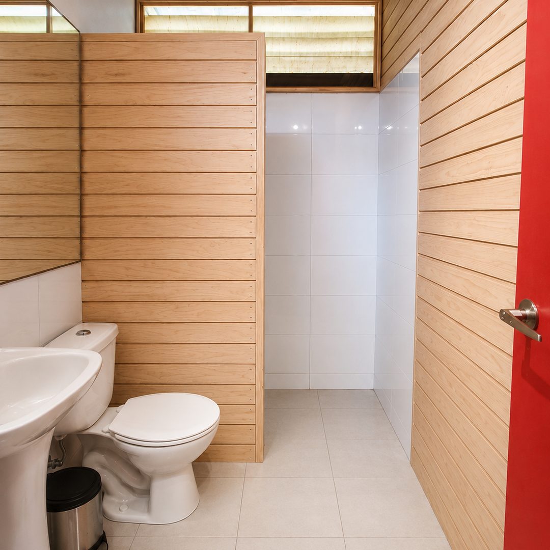 Baño privado con lavamanos y ducha